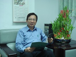 描述: 描述: 描述: C:\Users\user\Desktop\KUAS\老師資料更新\001.jpg